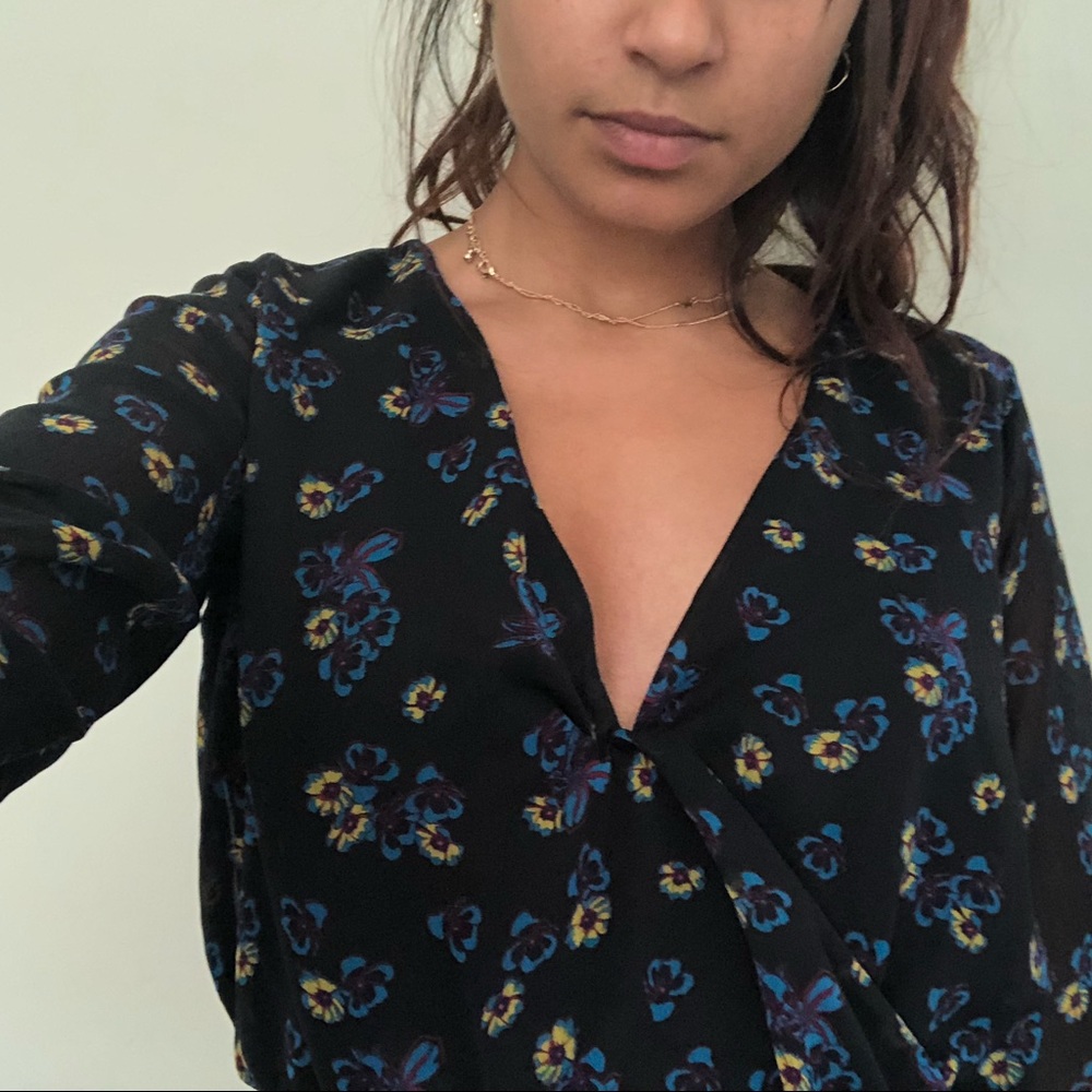 Floral bell sleeve crop top